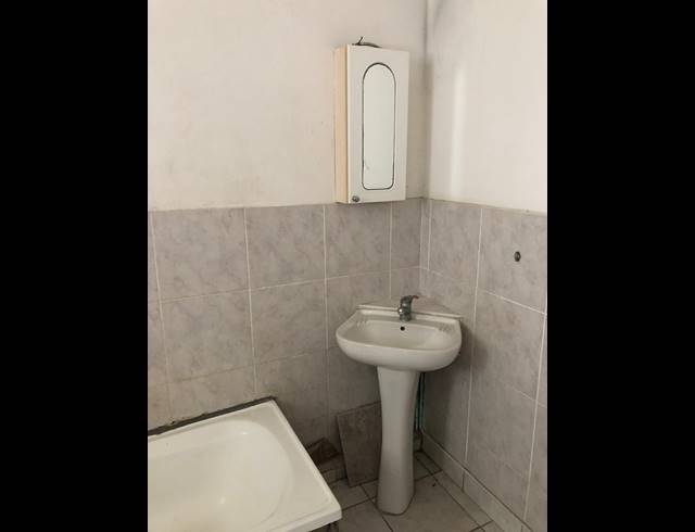 0.5 BEDROOM FLAT TO LET IN ESPLANADE